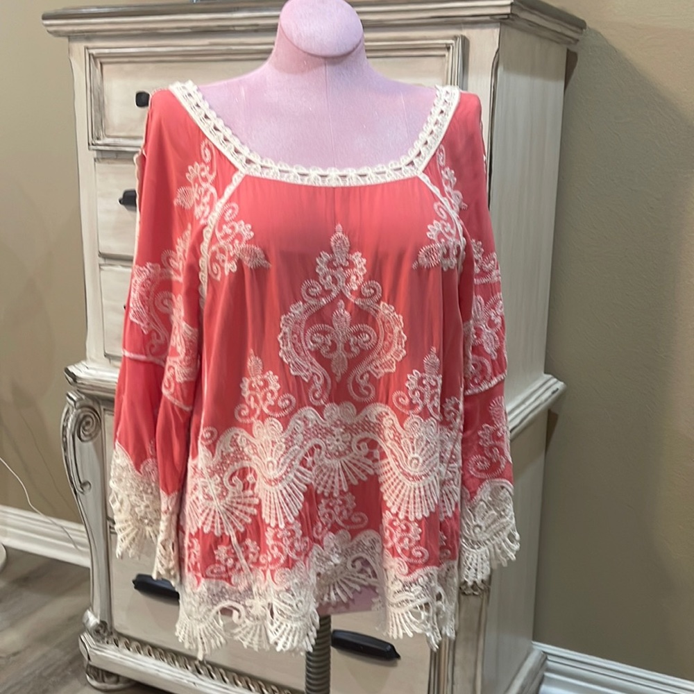 Democracy embroiderers crochet lace trim Sz M, runs large - see measurements.